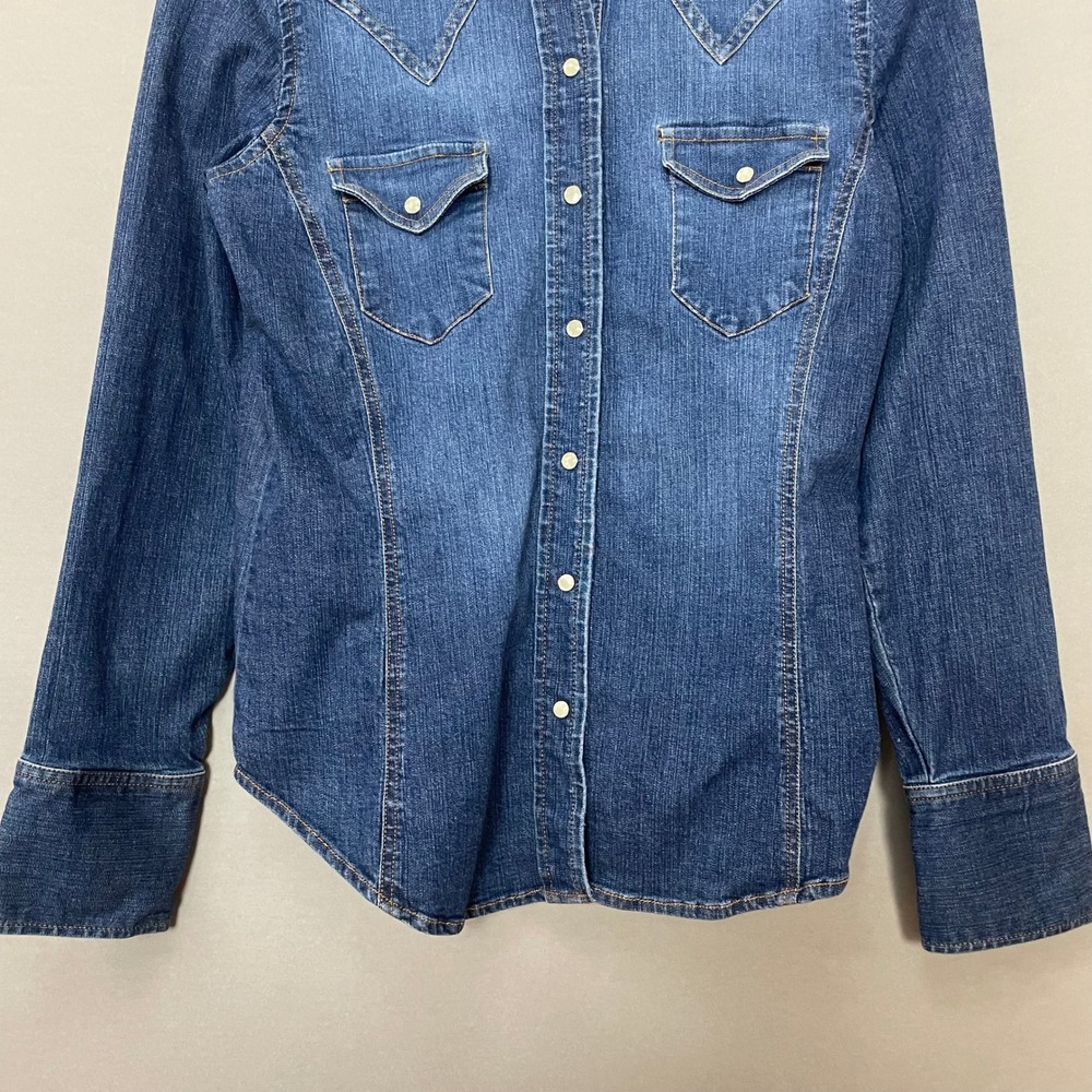 Vintage Gap Western Shirt Denim Look Stretch Women Size Medium Blue Pearl Snaps - Picture 4 of 16